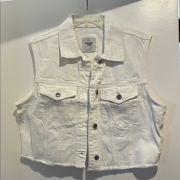 Abercrombie & Fitch Jackets & Blazers - NWT Abercrombie & Fitch Women’s Cutoff Denim Vest white size XL